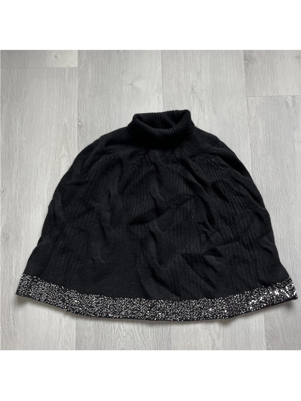 IISLI BLACK CASHMERE CAPE KNIT PULLOVER BEADED HEM